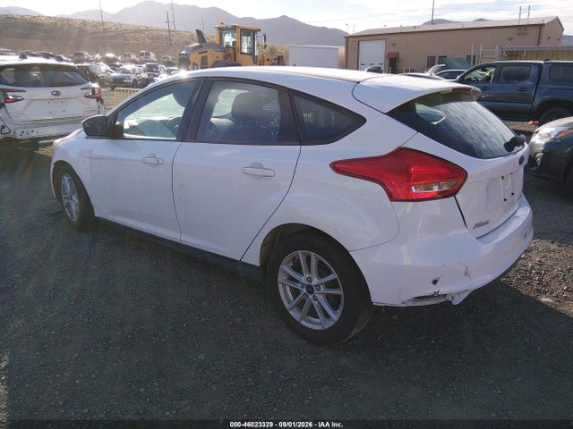 Ford FOCUS SE 2018 1FADP3K27JL272497 Image 3