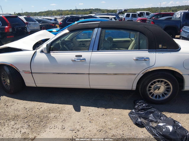 Aukcja sprzedaży 2002 Lincoln Town Car Cartier, vin: 1LNHM83W12Y626274, numer aukcji: 46023341