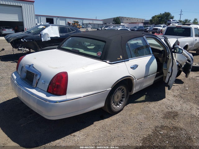 Aukcja sprzedaży 2002 Lincoln Town Car Cartier, vin: 1LNHM83W12Y626274, numer aukcji: 46023341