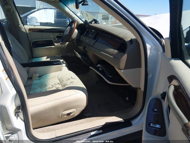 Aukcja sprzedaży 2002 Lincoln Town Car Cartier, vin: 1LNHM83W12Y626274, numer aukcji: 46023341
