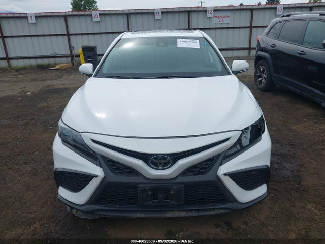 46023508 :رقم المزاد ، 4T1T11BK1NU068656 vin ، 2022 Toyota Camry Se Awd مزاد بيع