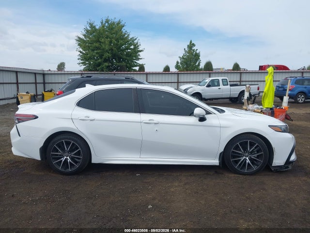 46023508 :رقم المزاد ، 4T1T11BK1NU068656 vin ، 2022 Toyota Camry Se Awd مزاد بيع