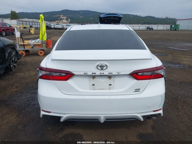 46023508 :رقم المزاد ، 4T1T11BK1NU068656 vin ، 2022 Toyota Camry Se Awd مزاد بيع