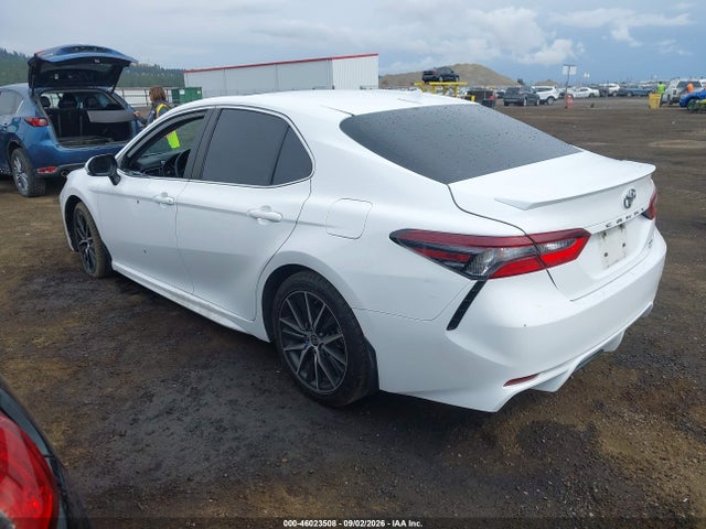 46023508 :رقم المزاد ، 4T1T11BK1NU068656 vin ، 2022 Toyota Camry Se Awd مزاد بيع