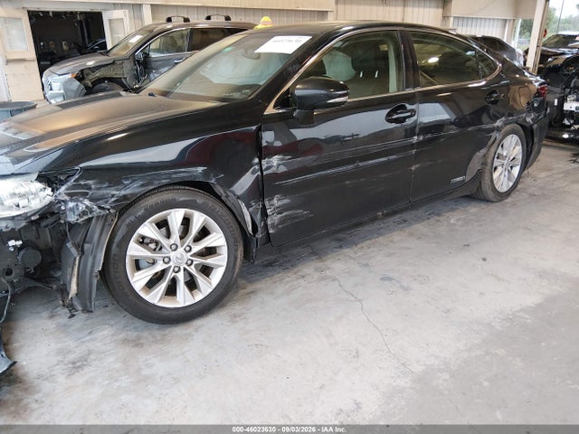 46023630 :رقم المزاد ، JTHBW1GG2E2066933 vin ، 2014 Lexus Es 300h مزاد بيع