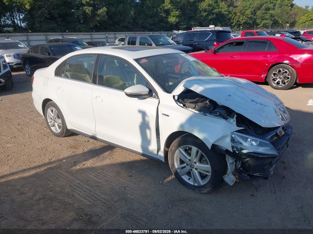 2013 Volkswagen Jetta Hybrid Sel მანქანა იყიდება აუქციონზე, vin: 3VW637AJ6DM295509, აუქციონის ნომერი: 46023791