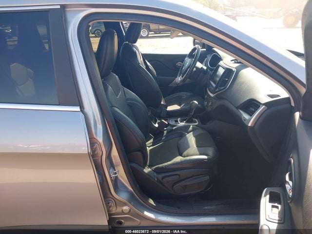 Продаж на аукціоні авто 2018 Jeep Cherokee Latitude Plus Fwd, vin: 1C4PJLLB3JD540074, номер лоту: 46023872