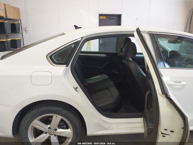 2013 Volkswagen Passat 2.5l Se მანქანა იყიდება აუქციონზე, vin: 1VWBH7A39DC096893, აუქციონის ნომერი: 46023905