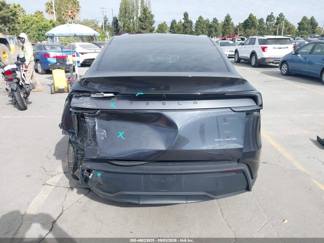 2026 Tesla Model Y All-wheel Drive/long Range Launch Series/premium All-wheel Drive მანქანა იყიდება აუქციონზე, vin: 7SAYGDEE4TF404969, აუქციონის ნომერი: 46023925