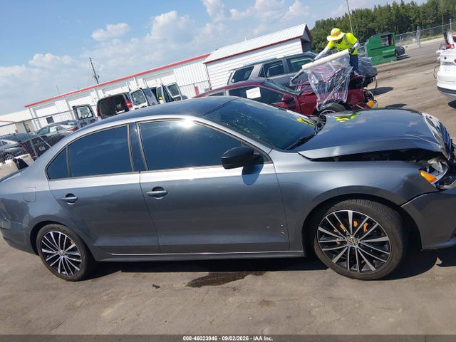 46023946 :رقم المزاد ، 3VWD17AJ0FM325314 vin ، 2015 Volkswagen Jetta 1.8t Sport مزاد بيع
