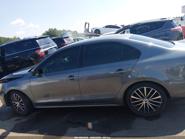 46023946 :رقم المزاد ، 3VWD17AJ0FM325314 vin ، 2015 Volkswagen Jetta 1.8t Sport مزاد بيع