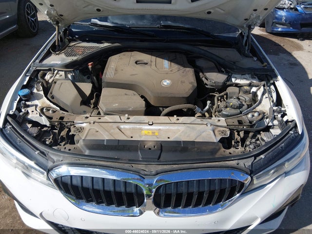 BMW 330e 2021 3MW5P7J01M8C12018 Image 10