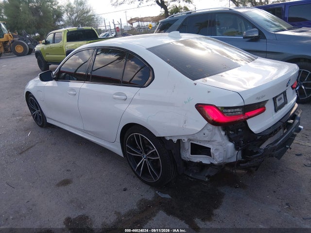 BMW 330e 2021 3MW5P7J01M8C12018 Image 3