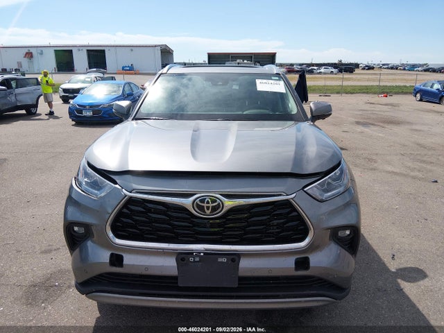 5TDKDRBH6SS594047 Toyota Highlander Platinum