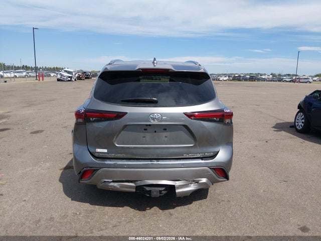 5TDKDRBH6SS594047 Toyota Highlander Platinum