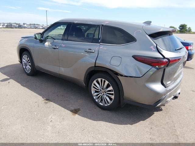 5TDKDRBH6SS594047 Toyota Highlander Platinum