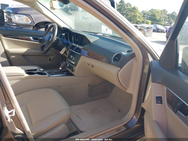 Продаж на аукціоні авто 2013 Mercedes-benz C 300 Luxury 4matic, vin: WDDGF8AB5DR258193, номер лоту: 46024260