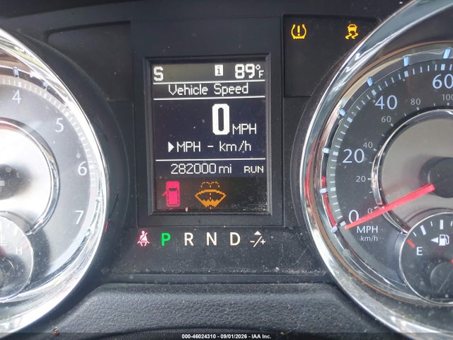 2011 Chrysler Town & Country Limited მანქანა იყიდება აუქციონზე, vin: 2A4RR6DG4BR764184, აუქციონის ნომერი: 46024310