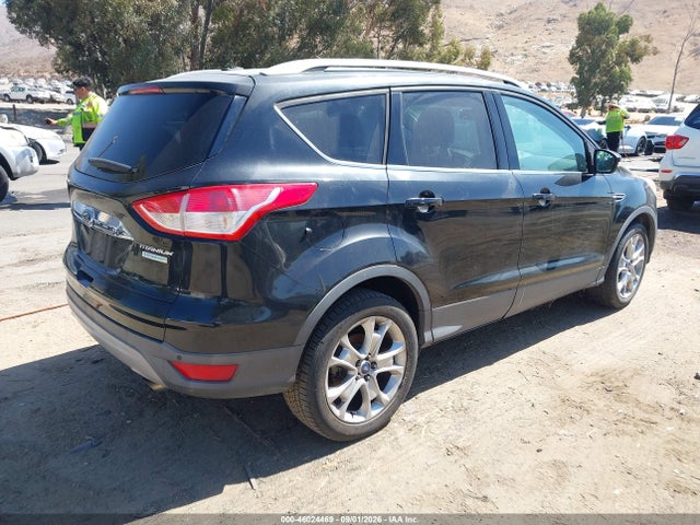 1FMCU0JX7EUB72566 Ford Escape Titanium