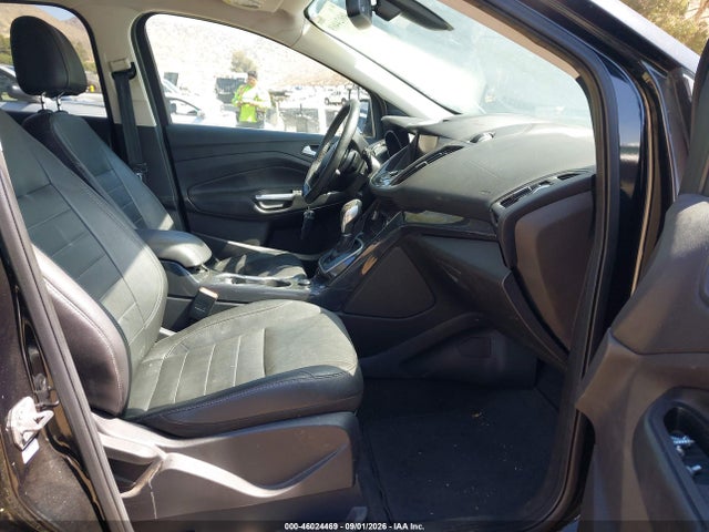 1FMCU0JX7EUB72566 Ford Escape Titanium