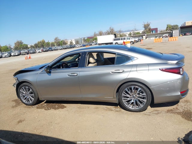46024613 :رقم المزاد ، 58AD21B18LU012356 vin ، 2020 Lexus Es 300h مزاد بيع