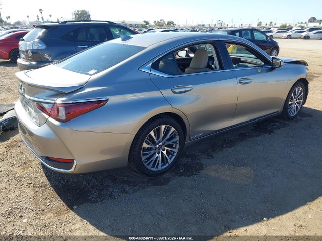 46024613 :رقم المزاد ، 58AD21B18LU012356 vin ، 2020 Lexus Es 300h مزاد بيع