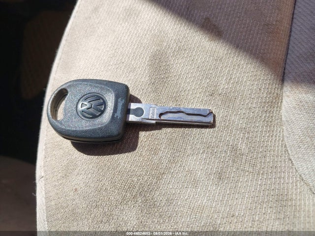46024683 :رقم المزاد ، 3VWCC21C7XM443310 vin ، 1999 Volkswagen New Beetle Gls مزاد بيع