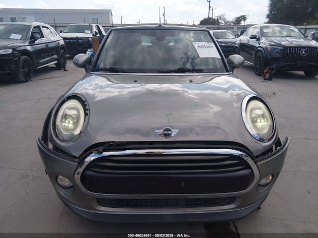 46024691 :رقم المزاد ، WMWWG5C54G3A83466 vin ، 2016 Mini Convertible Cooper مزاد بيع