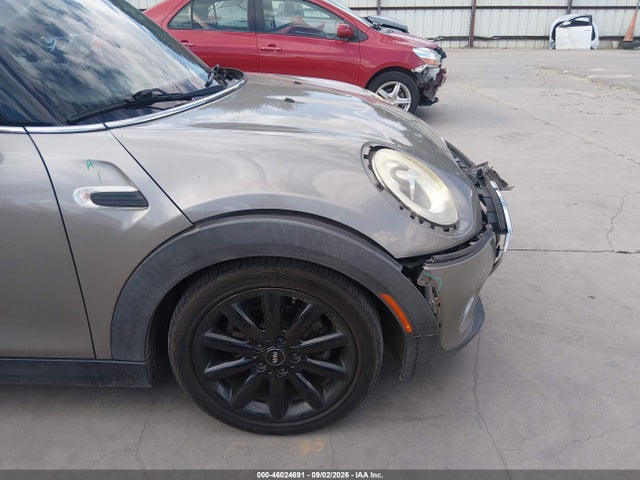 46024691 :رقم المزاد ، WMWWG5C54G3A83466 vin ، 2016 Mini Convertible Cooper مزاد بيع