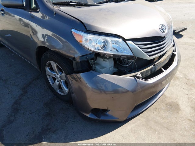 46024696 :رقم المزاد ، 5TDKK3DC0BS122480 vin ، 2011 Toyota Sienna Le V6 مزاد بيع