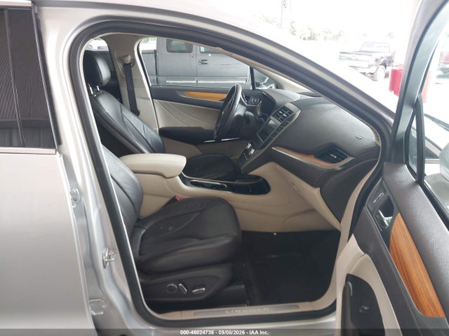46024736 :رقم المزاد ، 5LMCJ2C9XKUL47727 vin ، 2019 Lincoln Mkc Select مزاد بيع