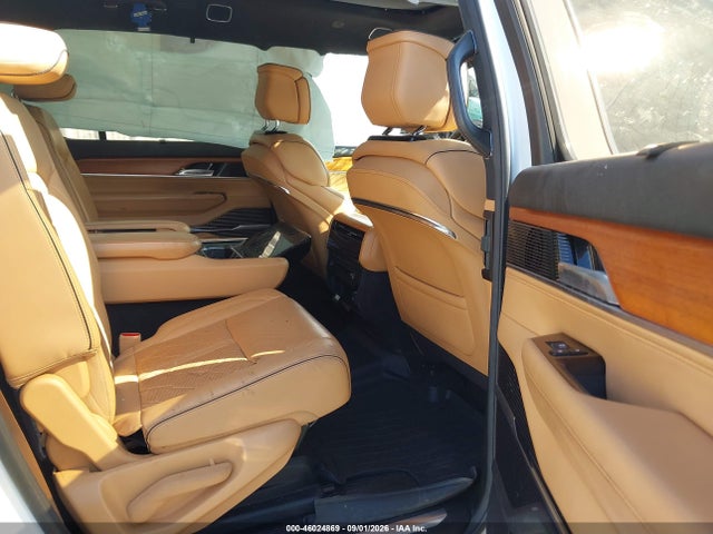 2022 Jeep Grand Wagoneer Series Iii 4x4 მანქანა იყიდება აუქციონზე, vin: 1C4SJVGJ3NS136376, აუქციონის ნომერი: 46024869