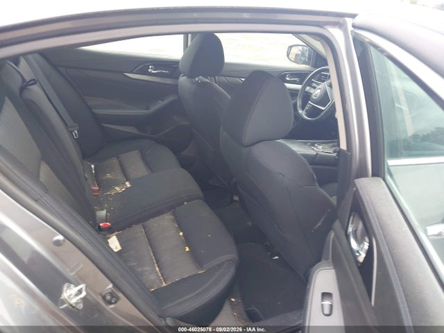 1N4AA6AP1HC456203 Nissan Maxima 3.5 S