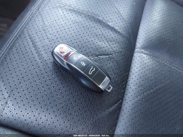 46025122 :رقم المزاد ، WP1AA2A22CLA12519 vin ، 2012 Porsche Cayenne مزاد بيع