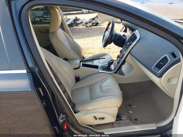 Продажа на аукционе авто 2014 Volvo Xc60 T6 R-design, vin: YV4902DZ6E2544443, номер лота: 46025208