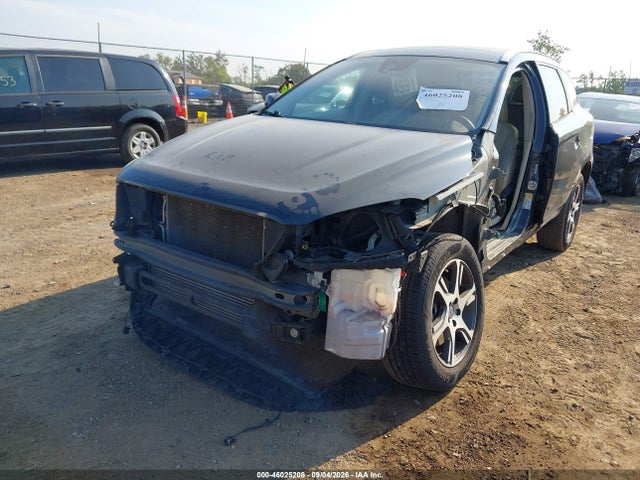 Продажа на аукционе авто 2014 Volvo Xc60 T6 R-design, vin: YV4902DZ6E2544443, номер лота: 46025208