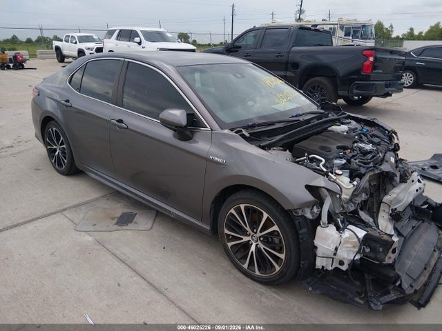 46025226 :رقم المزاد ، 4T1B21HK2JU001817 vin ، 2018 Toyota Camry Hybrid Se مزاد بيع