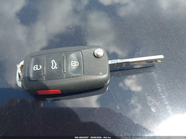 2012 Volkswagen Beetle Turbo მანქანა იყიდება აუქციონზე, vin: 3VWVA7AT0CM610208, აუქციონის ნომერი: 46025267