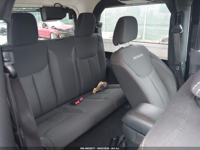 1C4AJWBG4HL572438 Jeep Wrangler Sahara 4x4