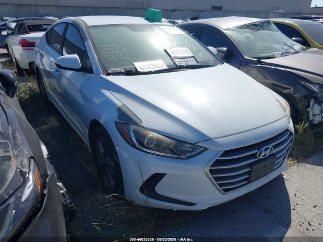 2018 5NPD84LF3JH233005 main image