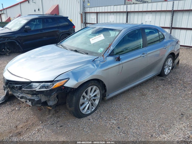 Toyota CAMRY LE 2022 4T1C11AK3NU696266 Image 2