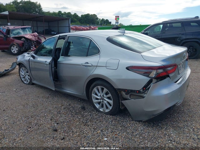Toyota CAMRY LE 2022 4T1C11AK3NU696266 Image 3
