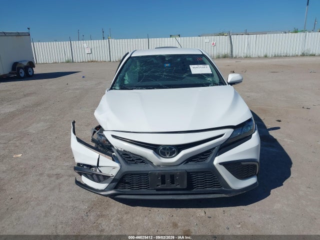 46025412 :رقم المزاد ، 4T1T11AK6NU015551 vin ، 2022 Toyota Camry Se مزاد بيع