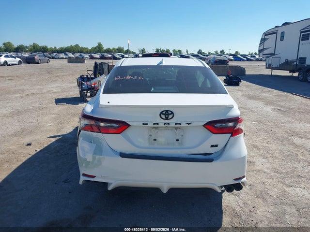 46025412 :رقم المزاد ، 4T1T11AK6NU015551 vin ، 2022 Toyota Camry Se مزاد بيع