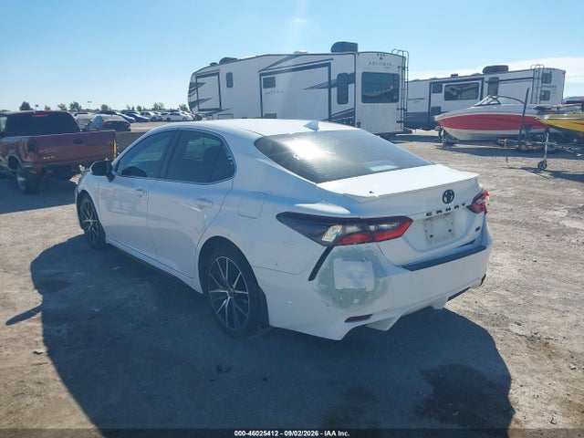 46025412 :رقم المزاد ، 4T1T11AK6NU015551 vin ، 2022 Toyota Camry Se مزاد بيع