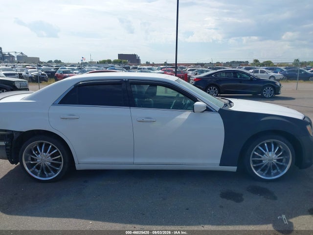 2013 Chrysler 300 Motown მანქანა იყიდება აუქციონზე, vin: 2C3CCAAG0DH534000, აუქციონის ნომერი: 46025420