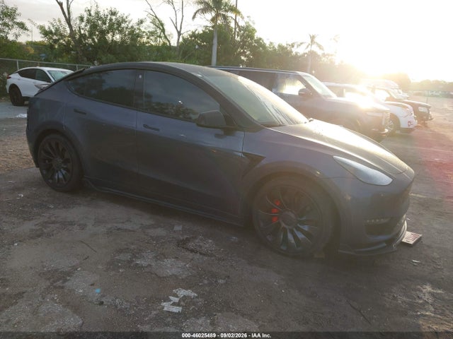 46025489 :رقم المزاد ، 7SAYGDEF8NF336736 vin ، 2022 Tesla Model Y Performance Dual Motor All-wheel Drive مزاد بيع