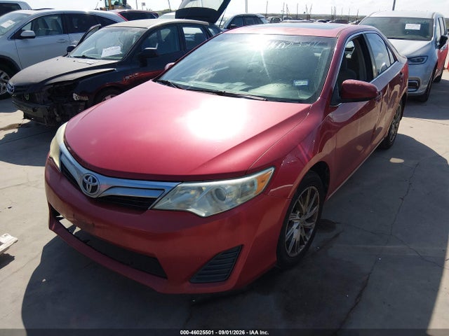 46025501 :رقم المزاد ، 4T1BF1FKXCU541250 vin ، 2012 Toyota Camry Le مزاد بيع