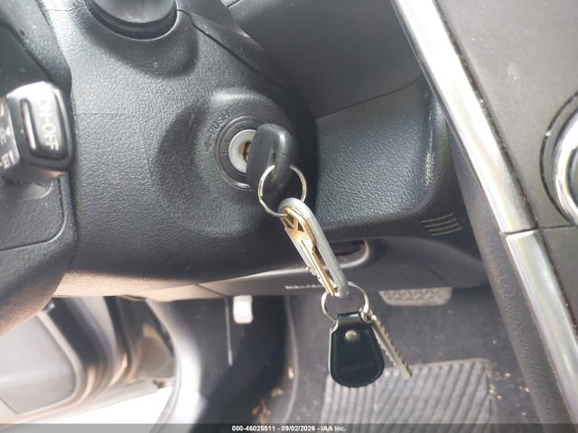 46025511 :رقم المزاد ، 4T1BF1FK8HU409353 vin ، 2017 Toyota Camry Le مزاد بيع