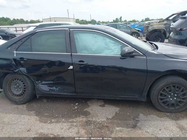 46025511 :رقم المزاد ، 4T1BF1FK8HU409353 vin ، 2017 Toyota Camry Le مزاد بيع